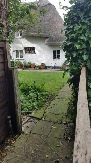 Entire Thatched Cottage 墨尔本 外观 照片